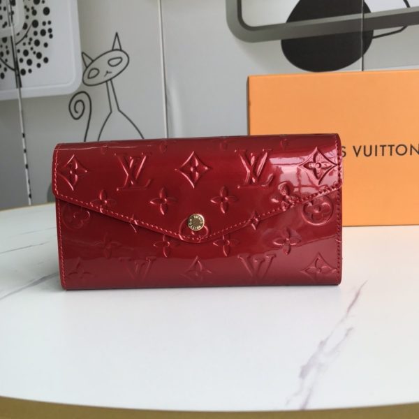 CN - New Collection Wallet LUV 008 For Cheap