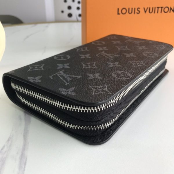 CN - New Collection Wallet LUV 054 on Sale