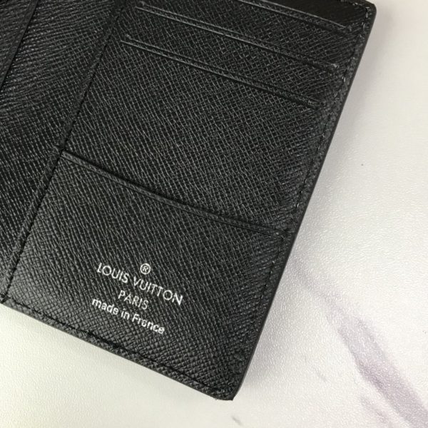 CN - New Collection Wallet LUV 080 Online Sale