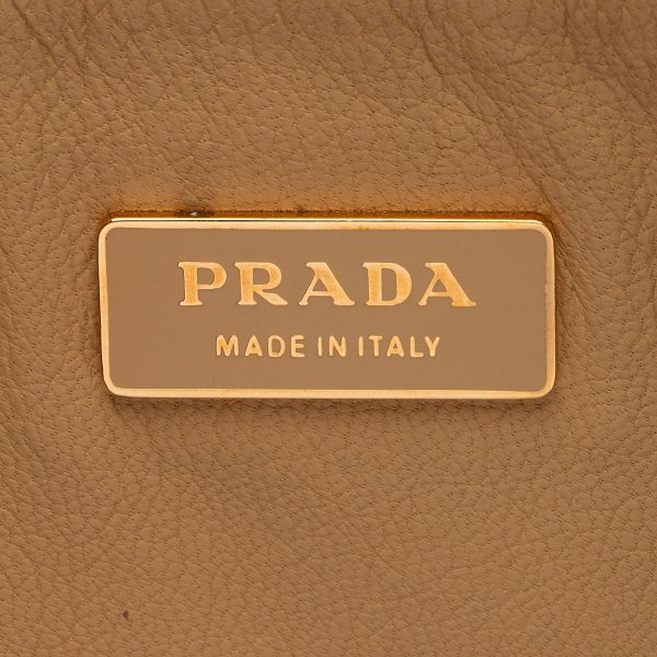 Prada Vitello Pocket Zip Pouch roWUm3 Online Sale