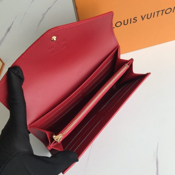 CN - New Collection Wallet LUV 008 For Cheap