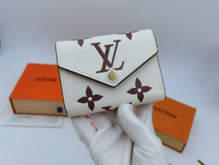 CN - New Collection Wallet LUV 001 Cheap