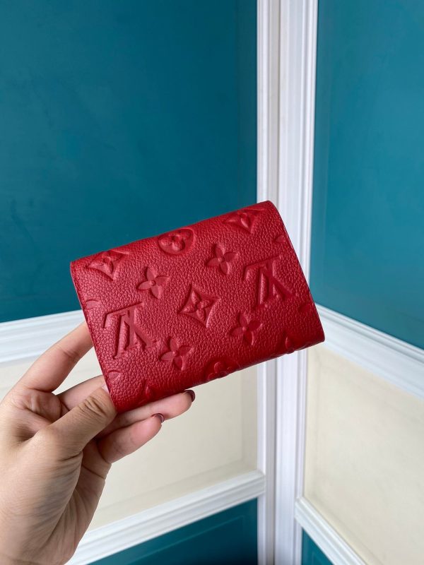 CN - New Collection Wallet LUV 060 on Sale