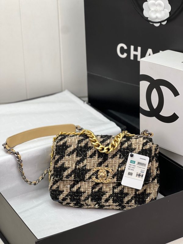 CN 19 HANDBAG Supply