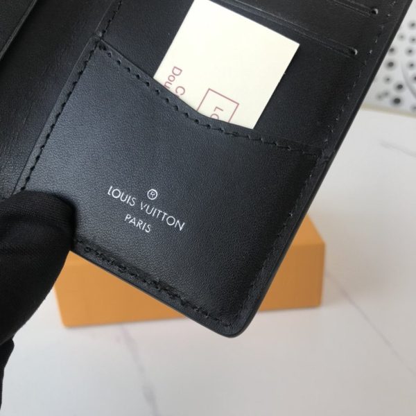 CN - New Collection Wallet LUV 070 Supply